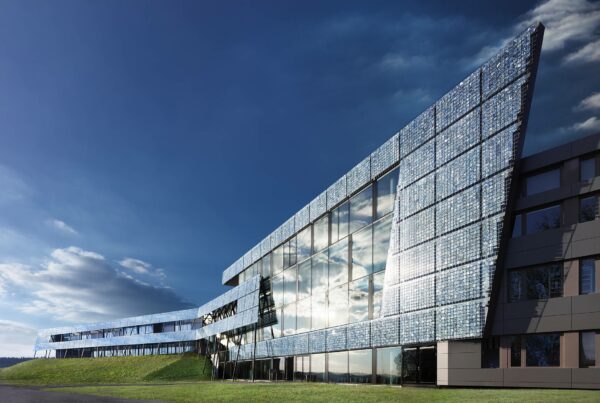 RENA Technologies Photovoltaik Fassade